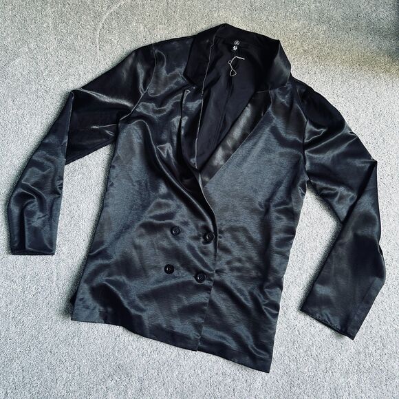 missguided 100% polyester satin blazer in black - Picture 9 of 11